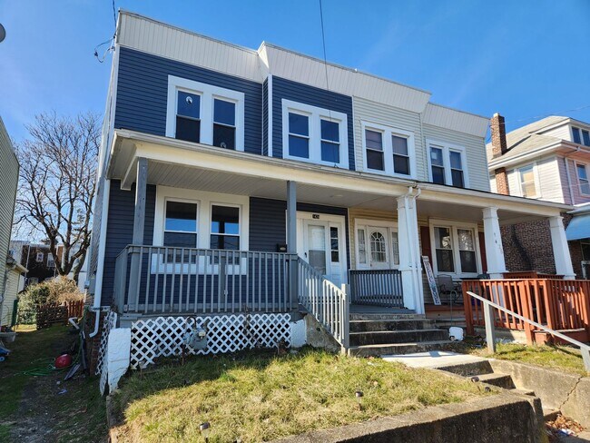 Primary Photo - Twin home with stainless appliances, centr...