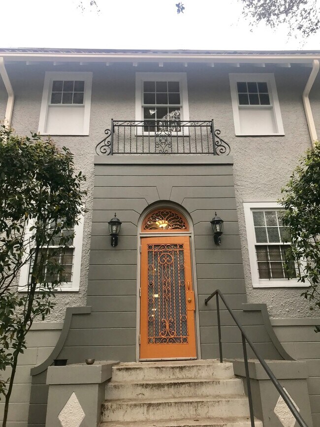 Building Photo - 1BD/1BA Apartment Uptown on Mardi Gras Parade Route