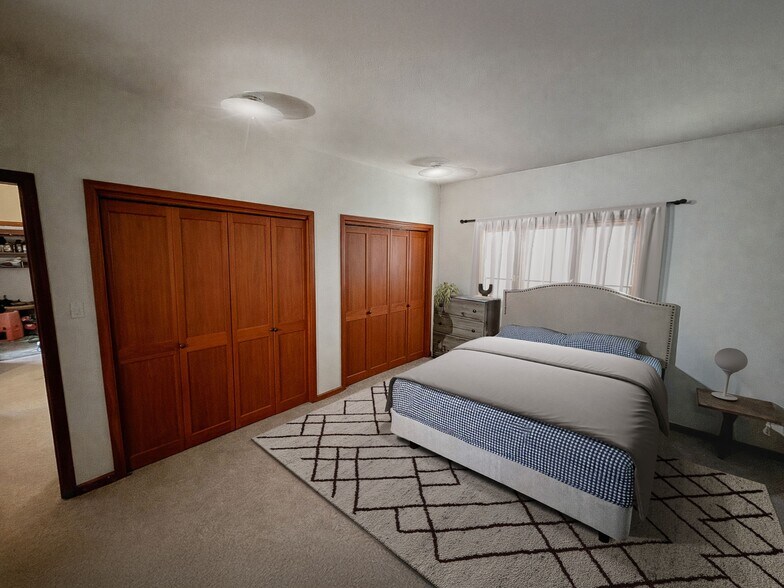 Building Photo - 5212 Lincoln Way