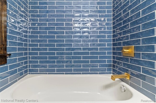 Building Photo - 767 Navahoe St