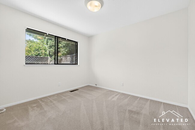 Building Photo - 938 Wood Sorrel Dr