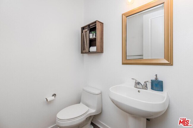 Building Photo - 11851 Laurelwood Dr