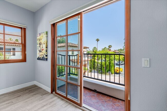 Building Photo - 546 N Indian Canyon Dr