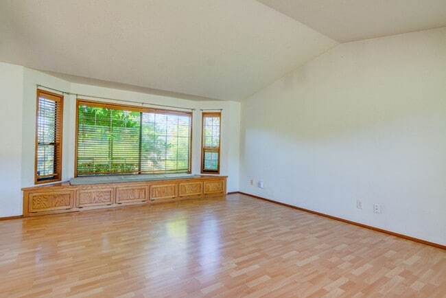 Building Photo - Beautiful Westside Oak Harbor Home Near Sunset Beach – 3 Bed + Bonus Room