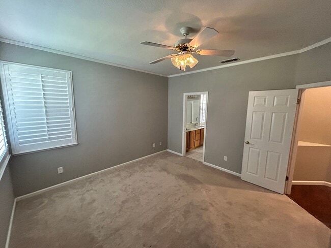 Building Photo - Beautiful Brookside Home 3 Bedroom/2 Bath