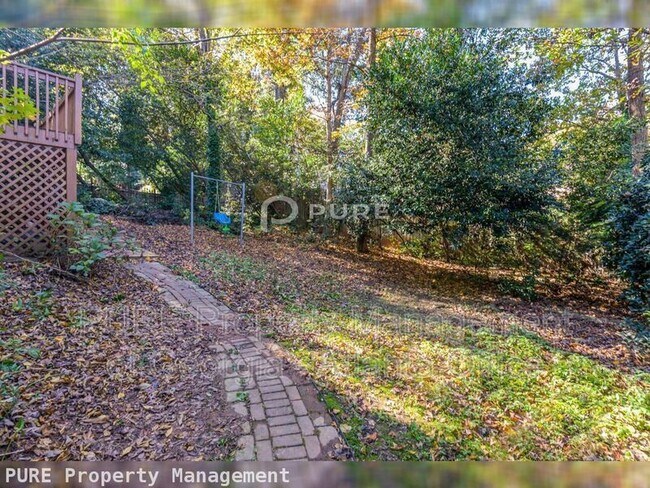 Building Photo - 410 Wilfawn Way