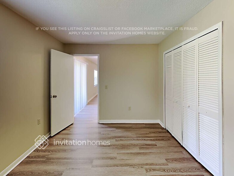Building Photo - 3856 Stonemont Dr