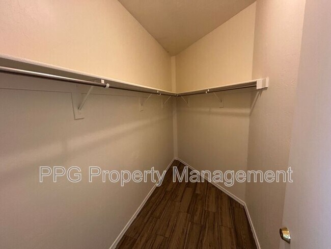Building Photo - 12407 N 149th Dr
