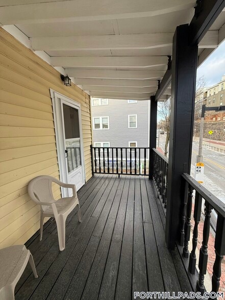 Building Photo - 155 Centre St