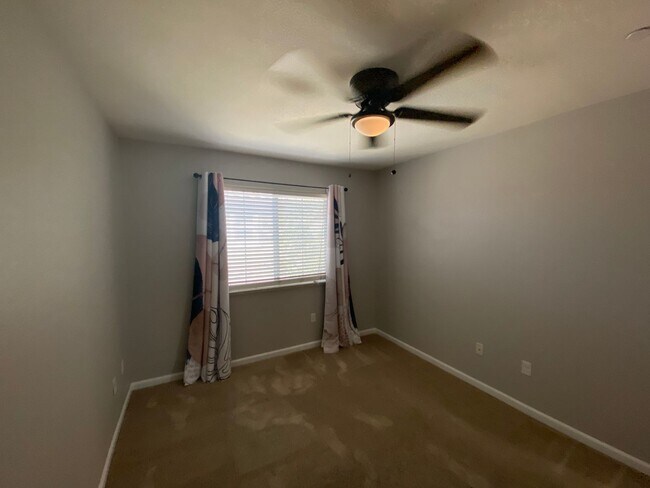 Building Photo - 709 Embassy Cir
