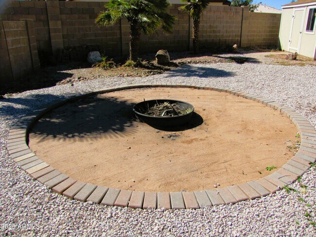 Building Photo - 1046 Estancia Dr