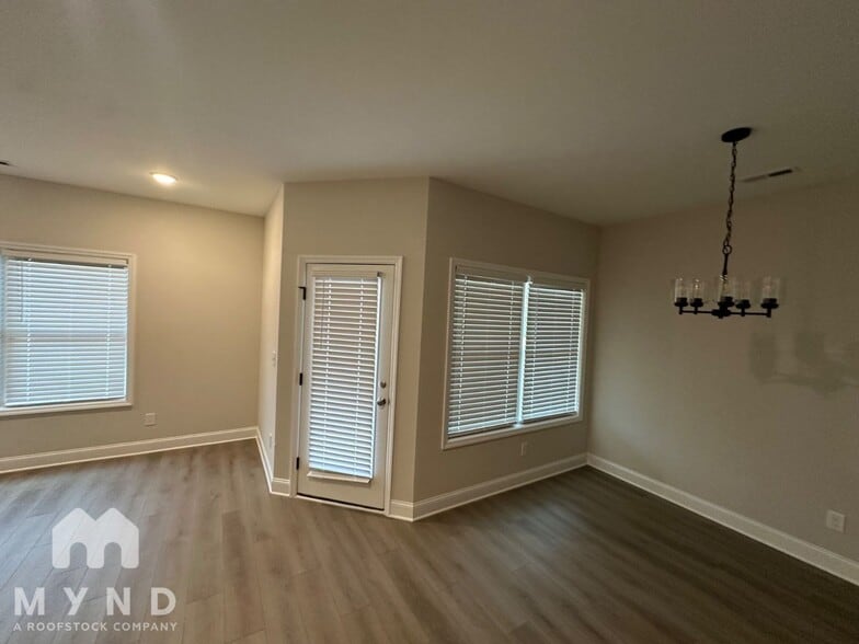 Building Photo - 149 Rose Vly Dr