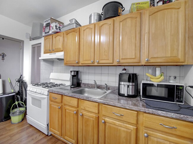 Building Photo - 1209 14th St