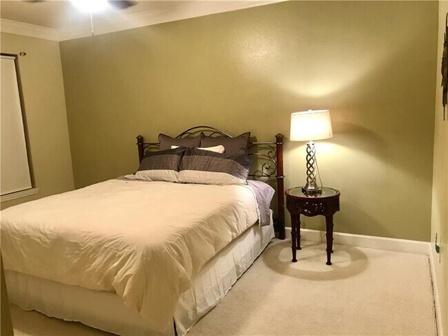 Building Photo - 3777 Peachtree Rd NE