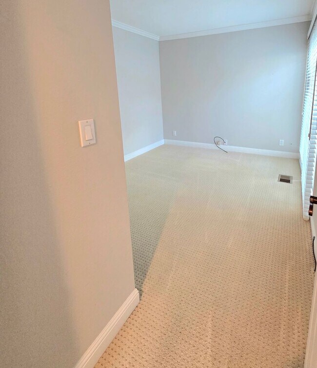 Building Photo - Spacious 3 bedroom 2 bath townhome for rent in Crow Canyon Country Club