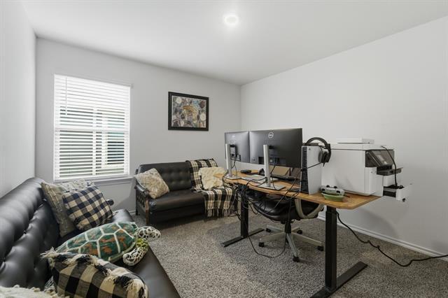 Building Photo - 124 Creek End Dr