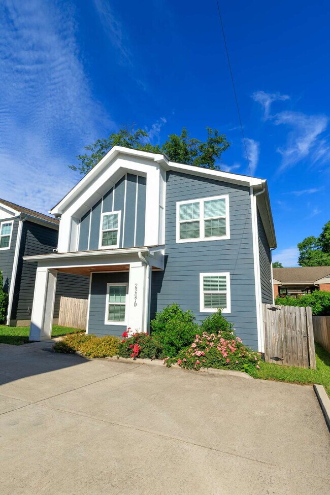 Building Photo - Live Minutes from Downtown, Germantown, Sylvan Park, the Nations & West End