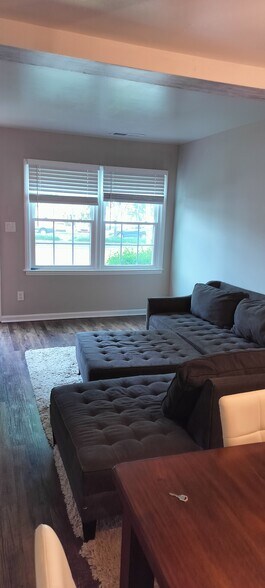 Building Photo - 6354 Old Pineville Rd