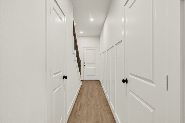 Building Photo - 1405 E 33rd St