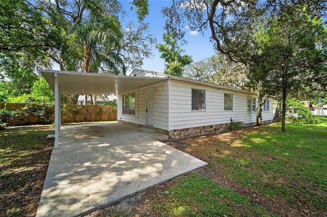 Building Photo - 8723 N Dexter Ave