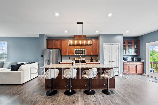 Building Photo - 367 Ontario Dr
