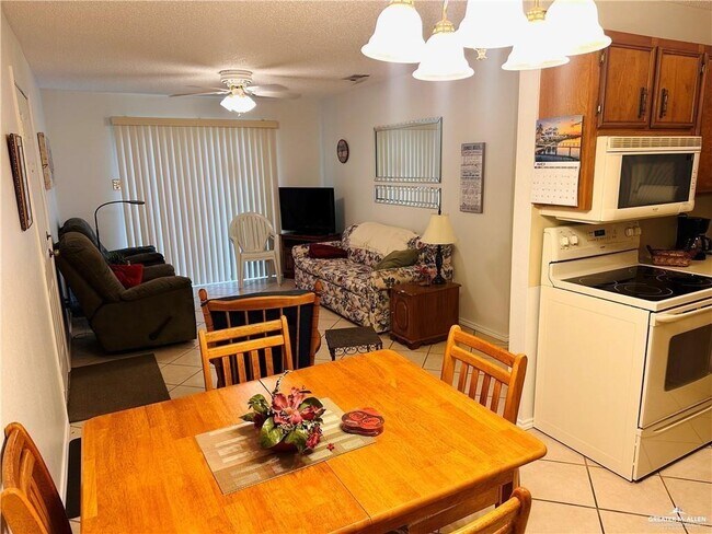 Building Photo - 10 South Dr