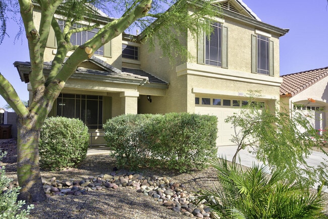 Building Photo - BEAUTIFUL 4 BED 2.5 BATH, OVER 2300SQFT., ...