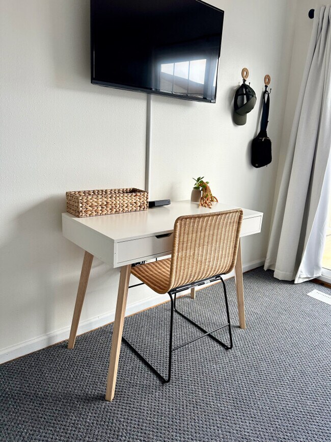 Building Photo - 17462 Front Beach Rd