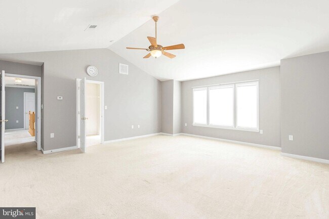 Building Photo - 32 Lofting Ln