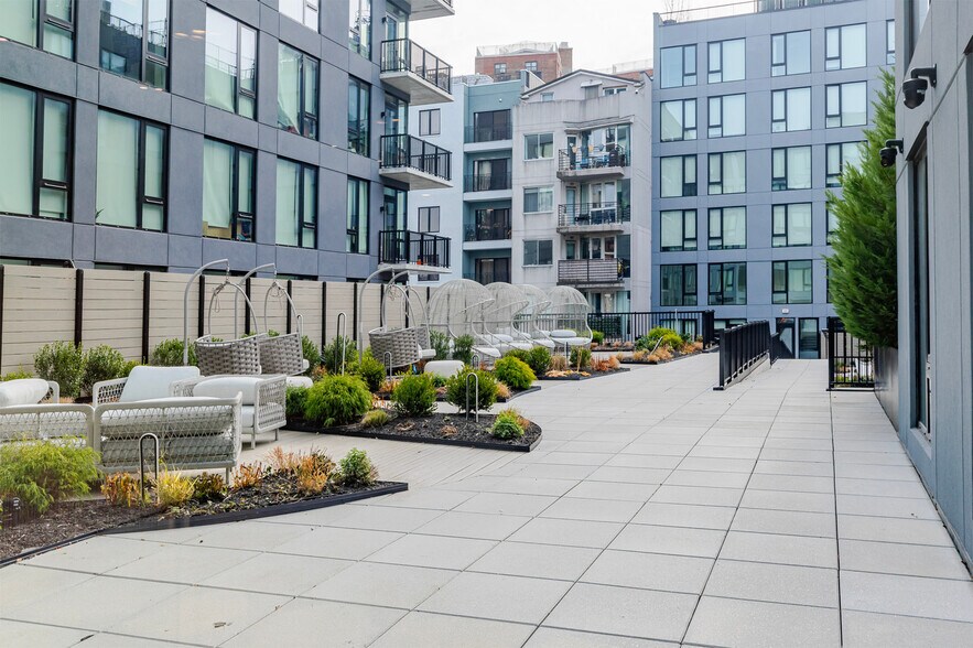 Building Photo - 218 Front St