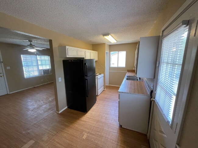 Building Photo - Cozy Two-Bedroom Home Conveniently Located in Central Lubbock!