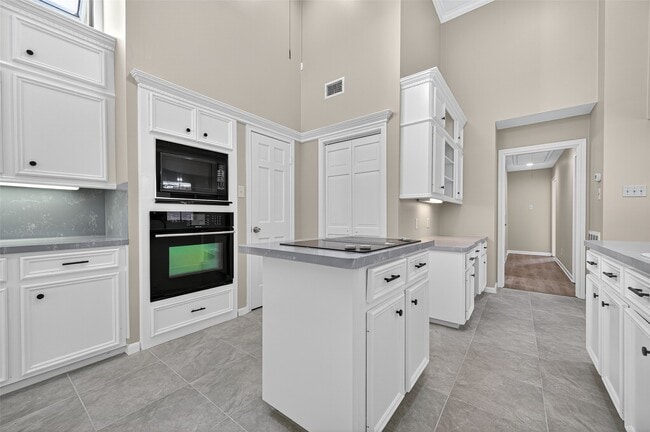 Building Photo - 4132 Deerfield Village Dr