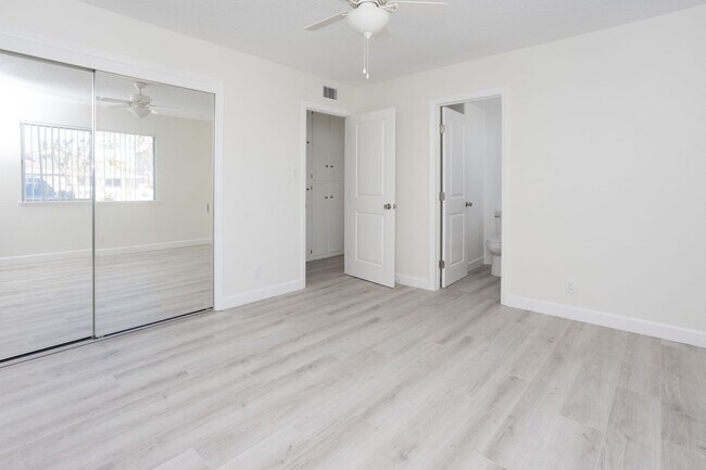 Building Photo - Beautifully Remodeled 3 Bedroom, 2 Bathroo...