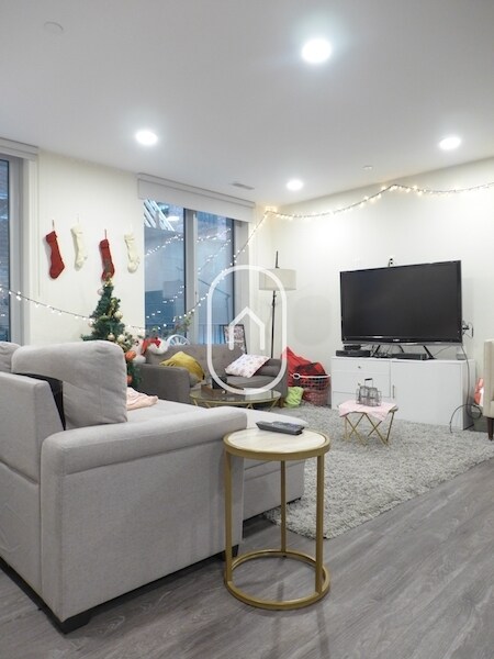 Building Photo - 34 Cunard St