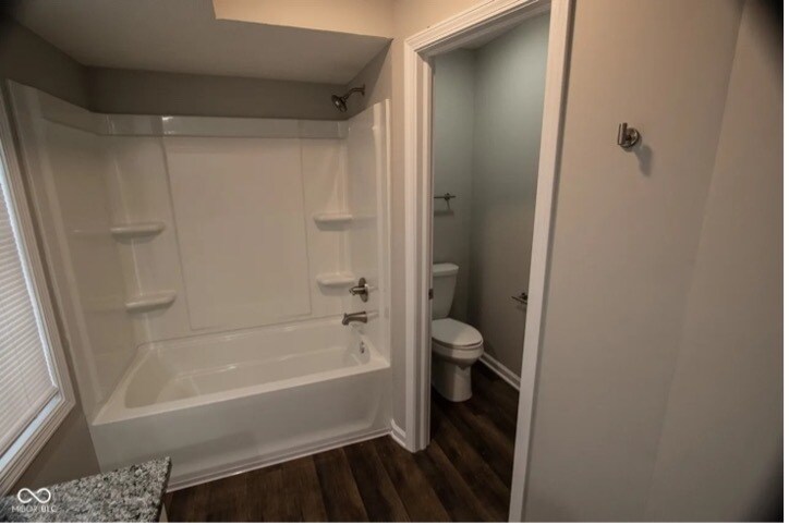 Building Photo - 10813 Putnam Pl