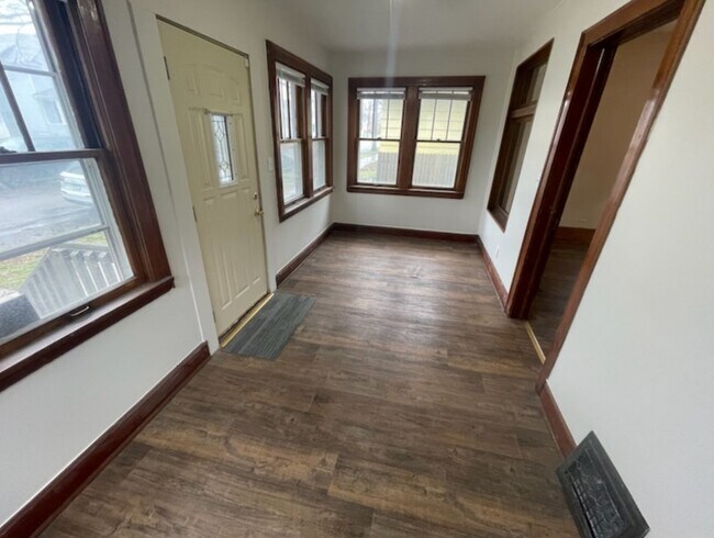 Building Photo - 1237 Albemarle St