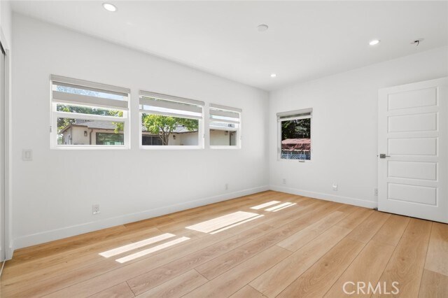 Building Photo - 641 E Grinnell Dr