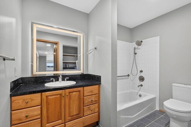 Building Photo - Enormous Waterfront Alki Condo w/ Stunning Views