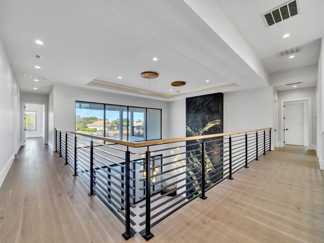 Building Photo - 330 Kelly Plantation Dr