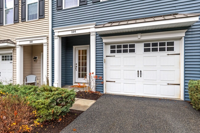 Building Photo - 164 Warrington Round