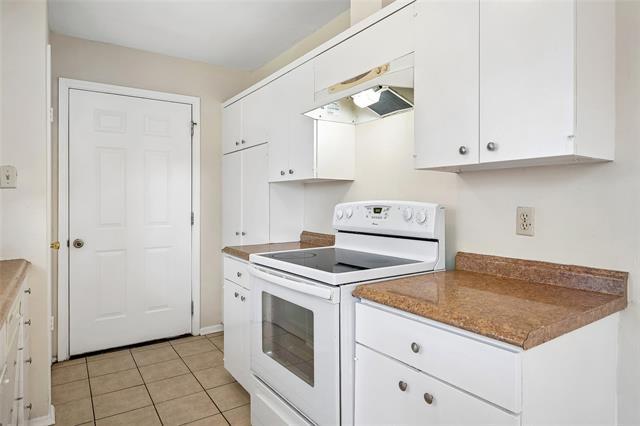 Building Photo - 907 Greenbriar Ln