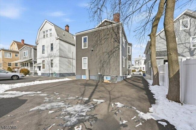 Building Photo - 76 Riggs Pl