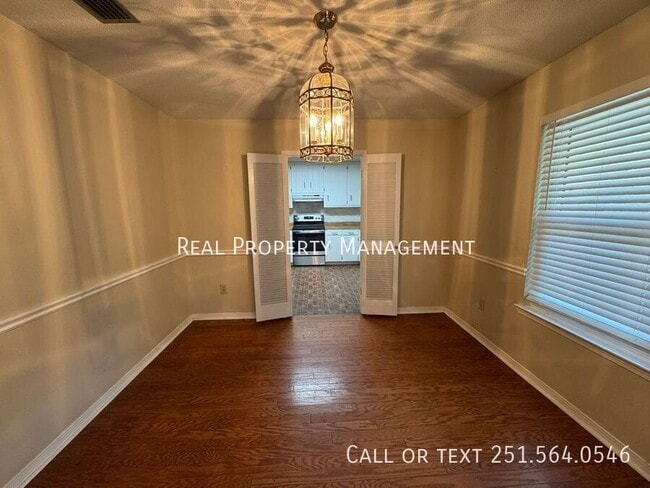 Building Photo - 2808 Westmoor Ct