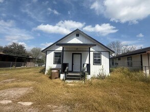Building Photo - Charming 3-Bedroom Home with Large Yard on the Outskirts of Edinburg