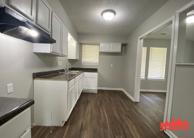 Building Photo - 5338 Cedar Bluff Dr