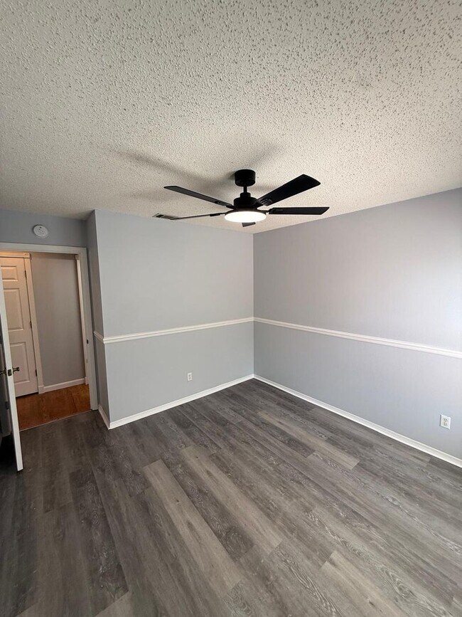 Building Photo - 1030 Knoll Wood Ct