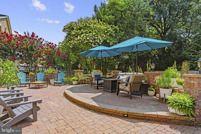 Building Photo - 43550 Riverpoint Dr