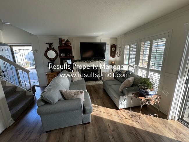 Primary Photo - Hidden Roseville 3 Bed 2.5 Bath Gem