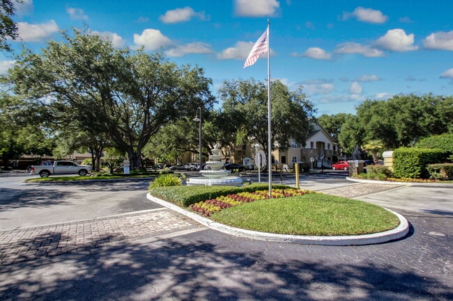 Building Photo - 9 Arbor Club Dr