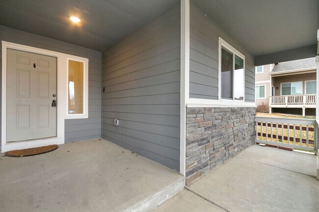 Building Photo - RainDance Resort-Style Living with 5 Bedroom, 3 Bathroom Ranch Home!